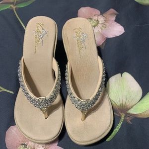 Very Volatile Gold sandal wedge